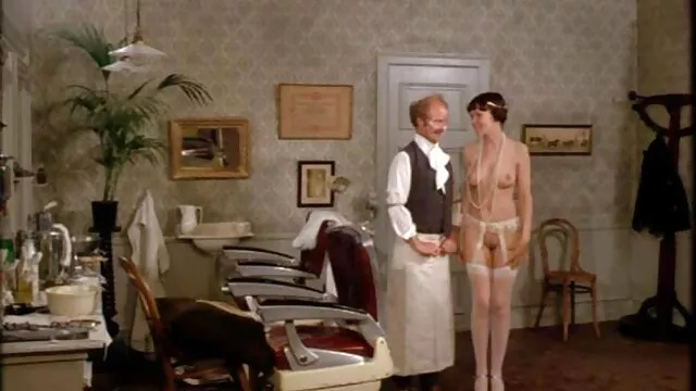 la padrona di casa di Allison è la video porno di vecchietti migliore!