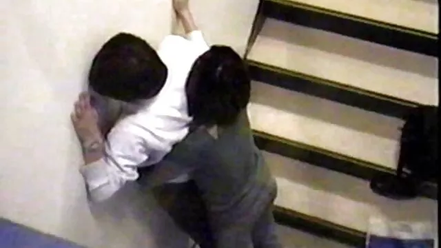 Lesbiche leccare ogni altri e strofina i loro video porno tra anziani buchi rasati a raggiungere l'orgasmo sul pavimento