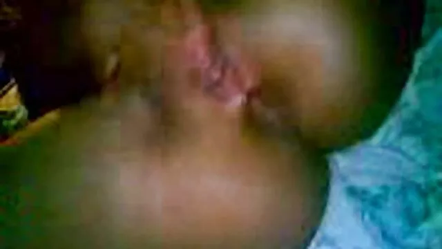 L'uomo si occupa di amante video porno dei vecchi alla pecorina dopo il lavoro