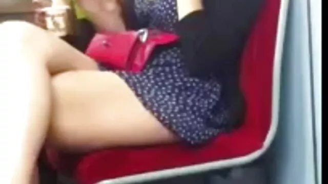 Latina cougar Angelo video porno di vecchi con ragazze e valentina condividono i loro giocattoli del sesso