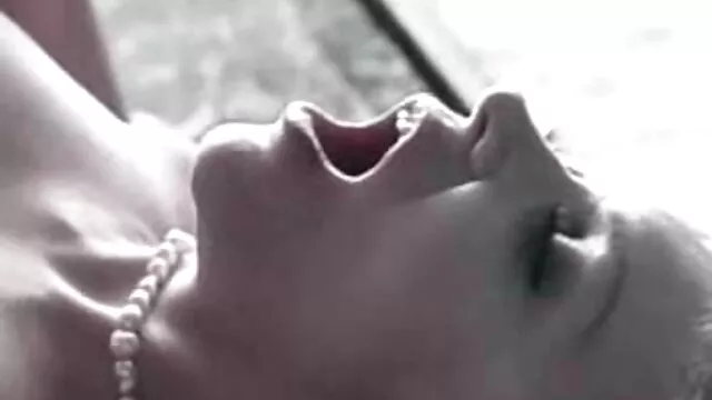 La mamma insegna alla figlia fitonash il sesso sul cazzo di un giornalista sportivo video porno gratis con vecchi