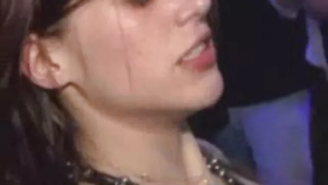 Lesbea senza sensi di colpa rossa giovane video porno dei vecchi vergine sperimenta il suo primo orgasmo con Lesbiche