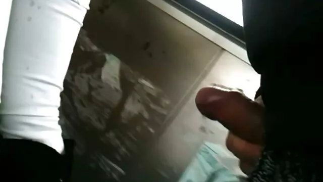 Lulu si allena nudo e video porno vecchi con giovani ragazze mostra innata corpo