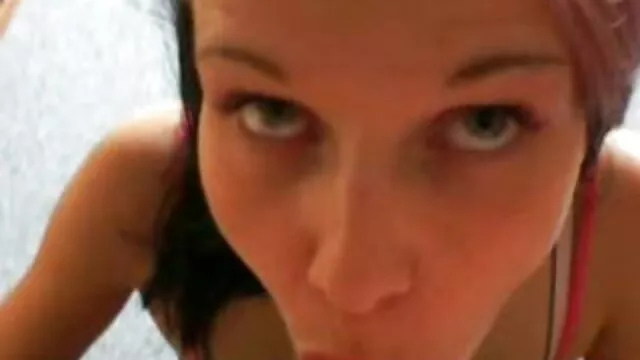 Madison video porno di vecchi con ragazze Ivy mostra le sue enormi tette alla guardia dell'edificio