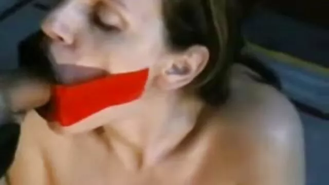 mamma dai capelli neri con impressionante tette ottenere sborrata video porno gratis con anziani interna