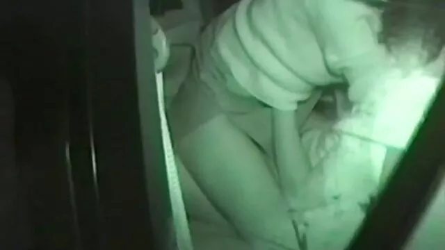 leggy babe con grande culo è ampiamente allungato video vecchi e giovani per un duro aratro