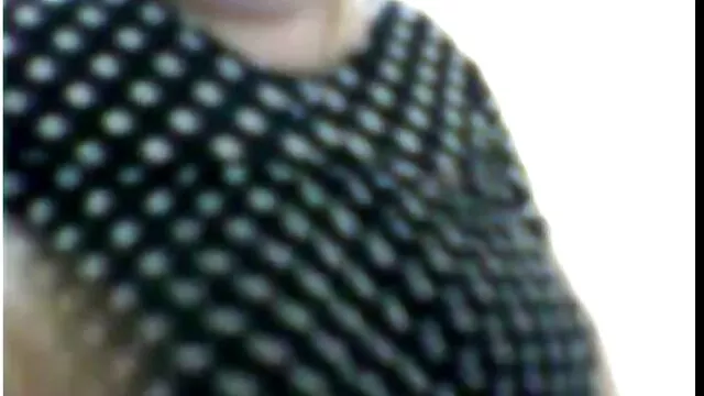 Padrona porta schiavo legato a raggiungere pornovecchio l'orgasmo, si masturba figa