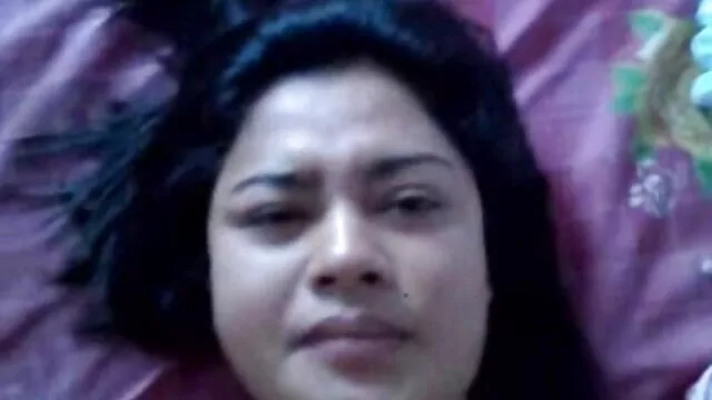 bella ladyboy masturbarsi il suo albero video porno ragazza con vecchio rigido