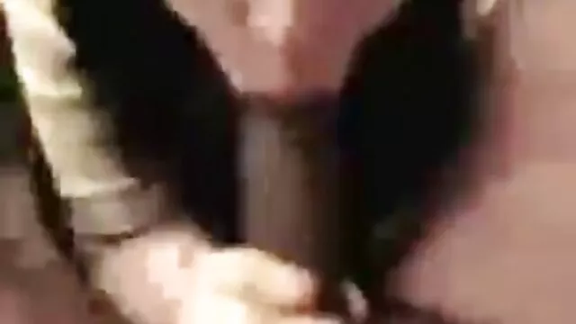 Lenka si spoglia in calze video porno vecchio con ragazza calde