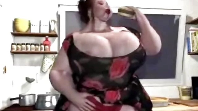Kagney Lynn Carter, il ragazzo della mamma è il video porno tra anziani mio