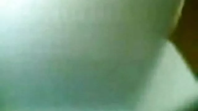 Donna vecchio video porno matura in leggings in pelle si masturba e si fa scopare alla pecorina