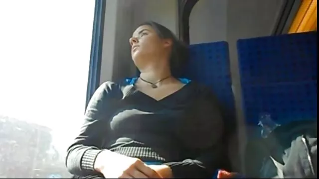 Ragazzo fortunato scopa due bionde calde e sborrata in video porno giovani con vecchi faccia