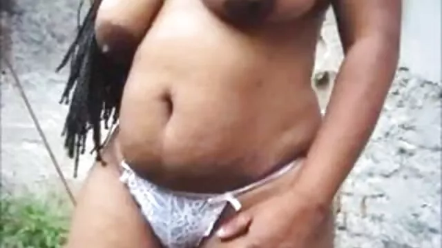 Latina a video porno vecchi con giovani ragazze 3 vie