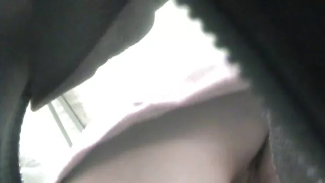 Jill si diffonde e si masturba sul suo tappetino da video porno gratis con vecchi yoga