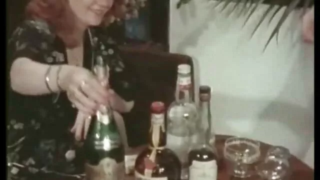 Hottie in lattice farcito con un grosso dildo video porno anziani e giovani nel culo carnoso